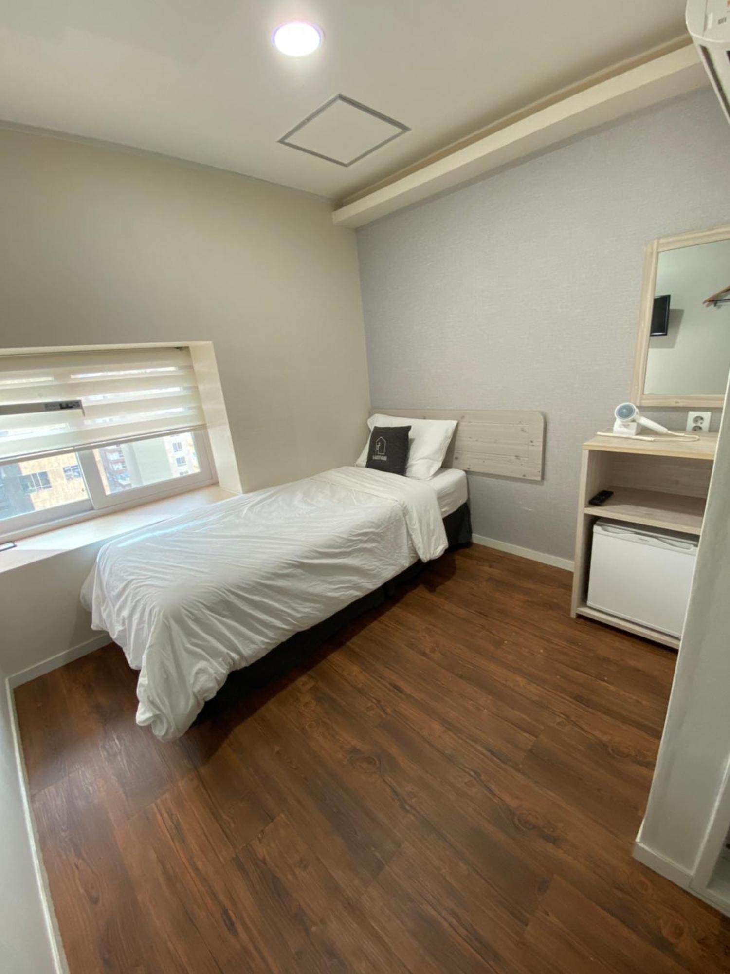 Seoul Grand Hostel Ewha Univ Экстерьер фото